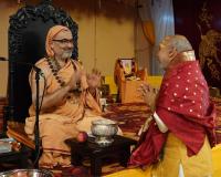 HH Swamiji honours distinguished guests and Yatra organisers (27.03.2025)